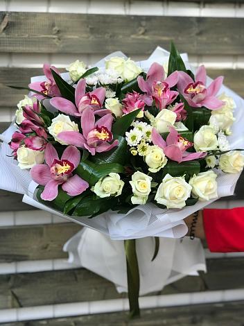 Букет цветов из: Розы и Хризантемы в Товарковский