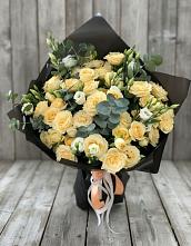 Букет цветов из:  Розы и Лизиантусы в Товарковский