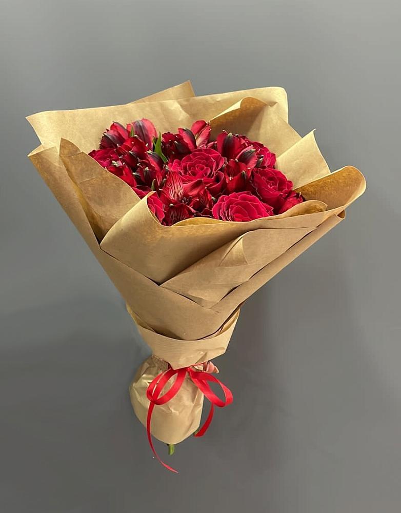 Букет цветов из: Альстромерии и Розы в Товарковский