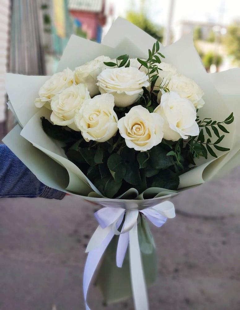 Букет Белые розы Проуд в Товарковский