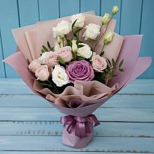 Букет цветов из:  Розы и Лизиантусы в Товарковский