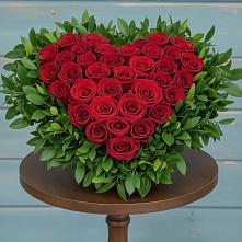 Цветочная композиция из Розы в виде сердца в Товарковский