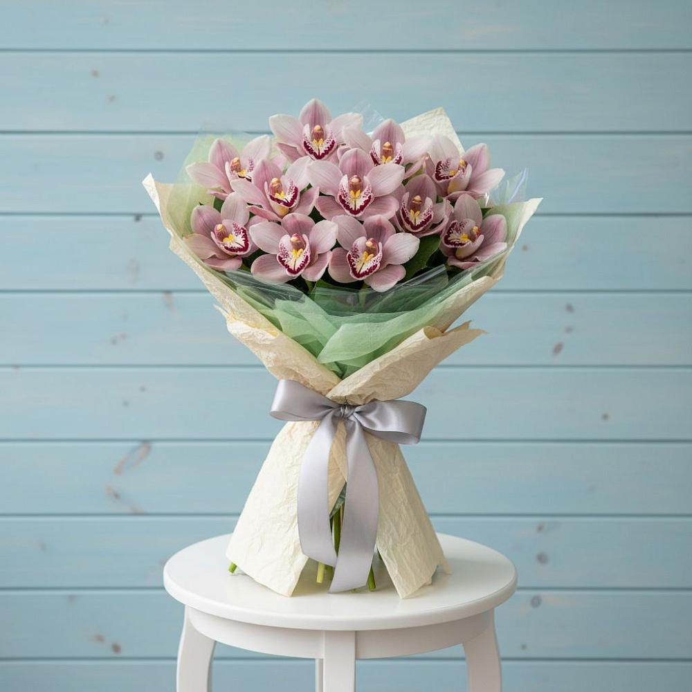 Букет цветов из: Орхидеи и Розы в Товарковский