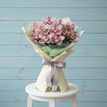 Букет цветов из:  Орхидеи и Розы в Товарковский