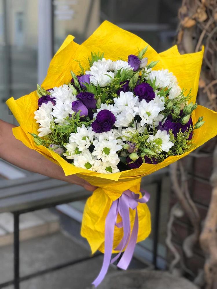 Букет цветов из: Ирисы, Хризантемы и Ромашки в Товарковский