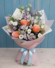 Букет цветов из:  Лизиантусы, Розы, Альстромерии и Гипсофила #REPLACE_PRED# Товарковский