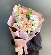 Букет цветов из:  Хризантемы и Розы в Товарковский