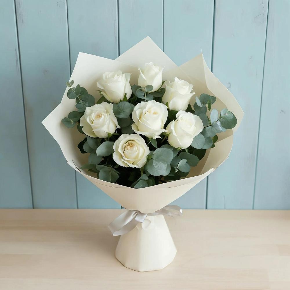 Букет Белые розы в Эвкалипте в Товарковский