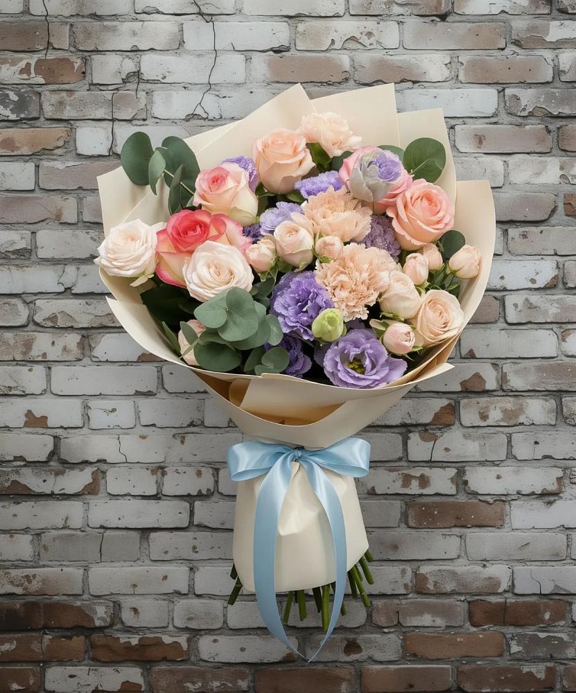 Букет цветов из: Розы, Лизиантусы и Гвоздики в Товарковский