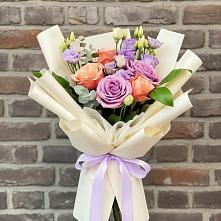 Букет цветов из:  Лизиантусы и Розы #REPLACE_PRED# Товарковский