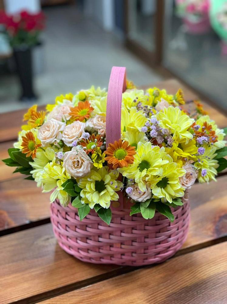 Цветочная композиция из Хризантемы и Розы в корзине в Товарковский