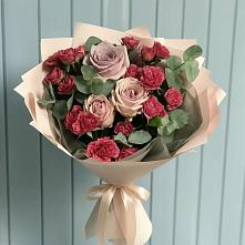 Букет цветов из:  Гвоздики и Розы в Товарковский