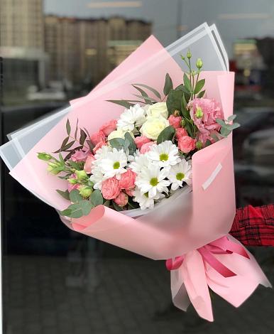 Букет цветов из: Розы, Лизиантусы и Хризантемы в Товарковский