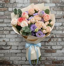 Букет цветов из:  Розы, Лизиантусы и Гвоздики в Товарковский